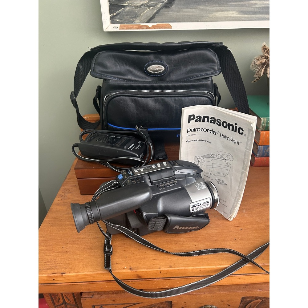 Panasonic Palmcorder PalmSight PV-L779 VHS-C Camcorder Bag Manual NOT TESTED - Picture 4 of 14